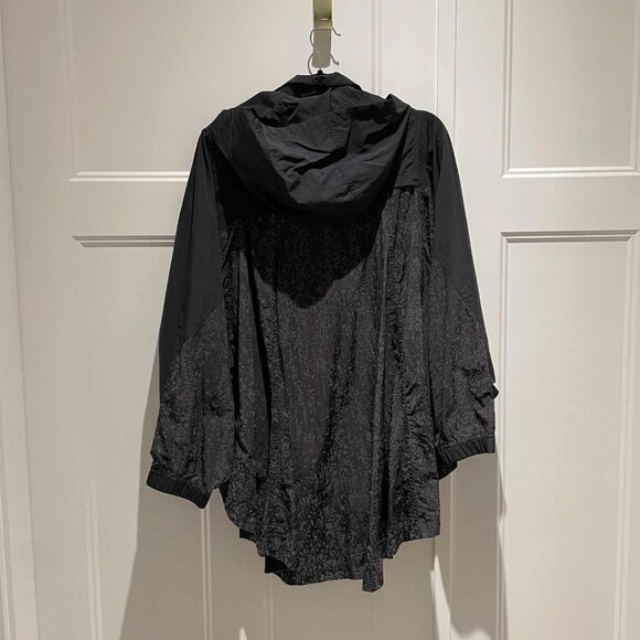 LULULEMON Ride & Reflect Cape/Jacket REFLECTIVE - Very Excellent Condition - Picture 3 of 16